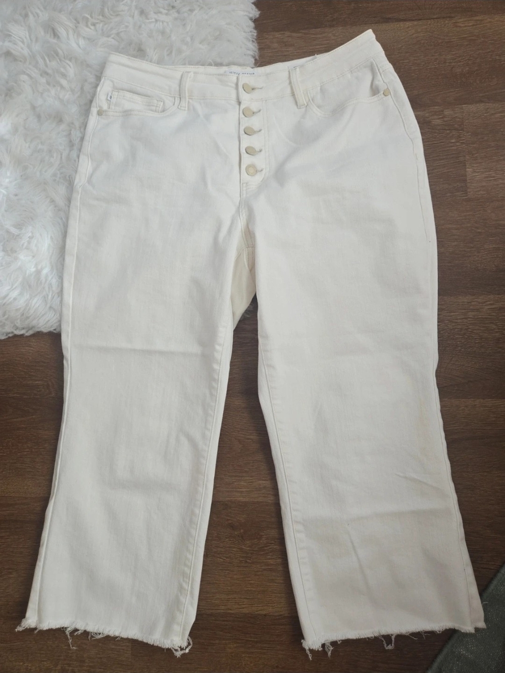 Judy Blue Wide Leg Cropped White Jean 16